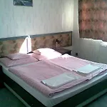 Отель Patyi Etterem Es 2*