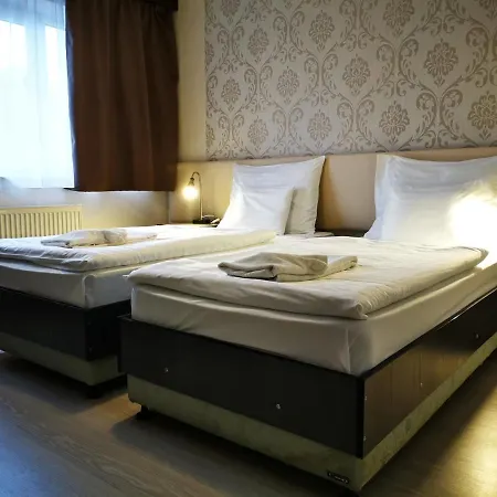 Otel Patyi Etterem Es Bögöte