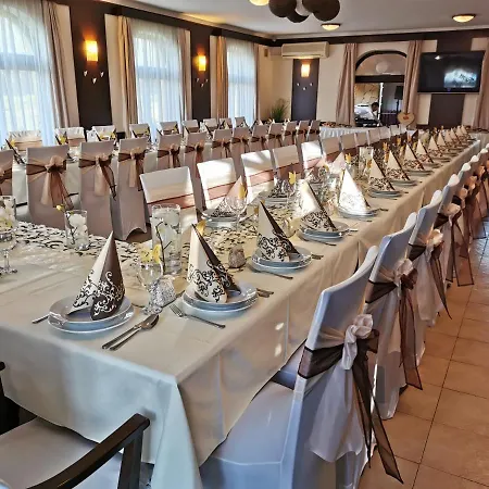 Patyi Etterem Es Otel Bögöte