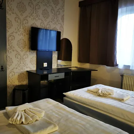 Patyi Etterem Es Otel 2*