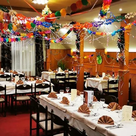 Hotell Patyi Etterem Es Bögöte