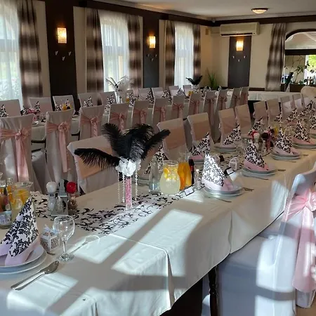 Patyi Etterem Es Otel 2*