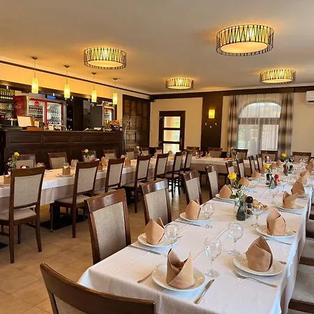 Patyi Etterem Es Hotel
