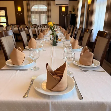 Patyi Etterem Es Hotel 2*