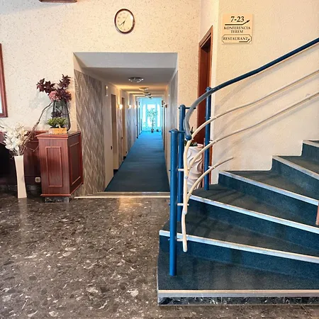 Patyi Etterem Es Hotel 2*