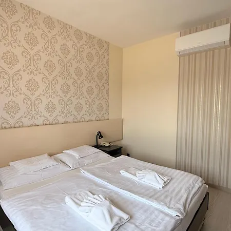 Hotel Patyi Etterem Es 2*