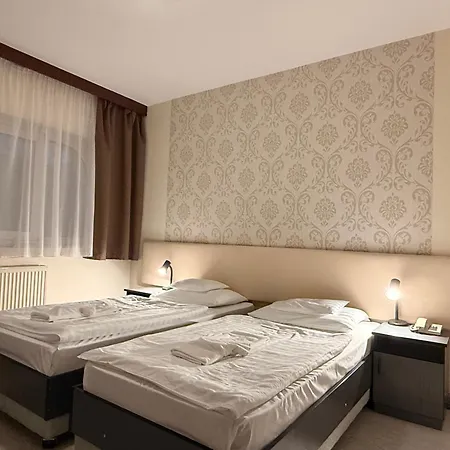 Patyi Etterem Es Hotel