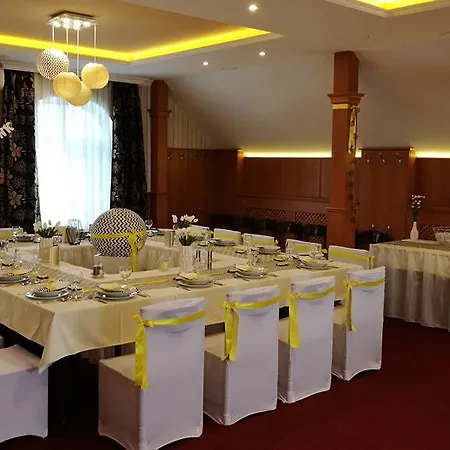 Otel Patyi Etterem Es Bögöte
