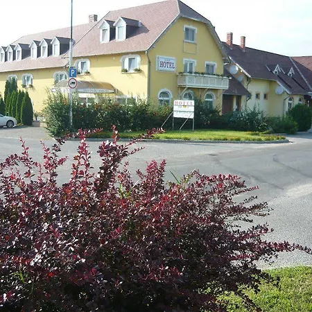 Patyi Etterem Es فندق Bögöte