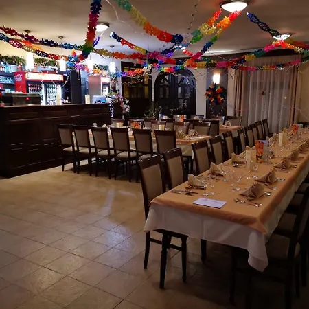 Hotell Patyi Etterem Es Bögöte