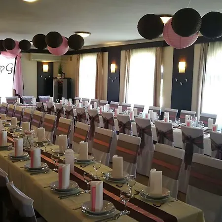 Patyi Etterem Es فندق Bögöte