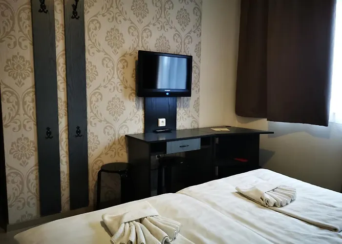 Hotel Patyi Etterem Es 2*
