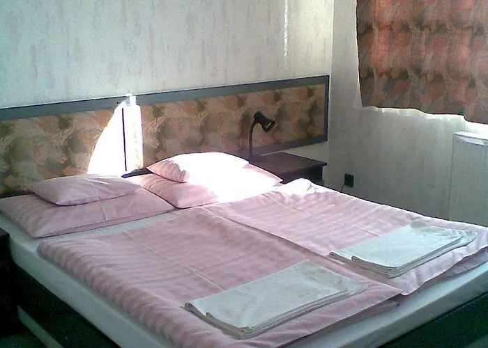 Hotel Patyi Etterem Es 2*